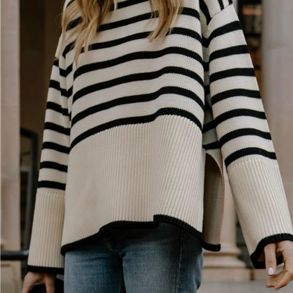 Gyrans NWT Striped Black and Cream Turtleneck Women's Sweater